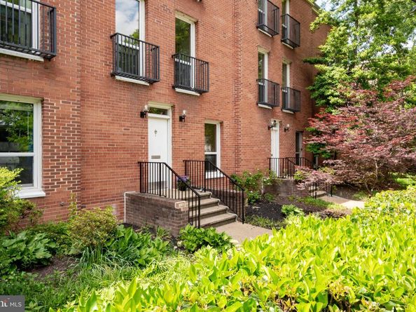 1309 4TH Street SW TH9, Washington DC 20024