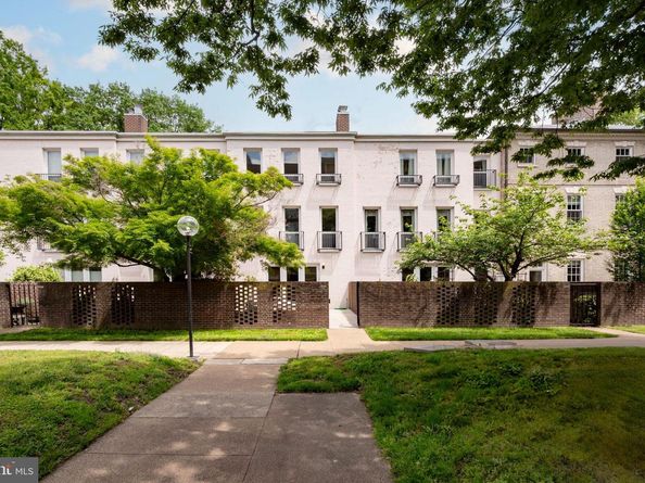 1309 4TH Street SW TH9, Washington DC 20024