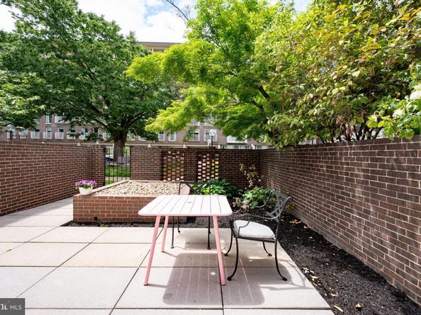 1309 4TH Street SW TH9, Washington DC 20024