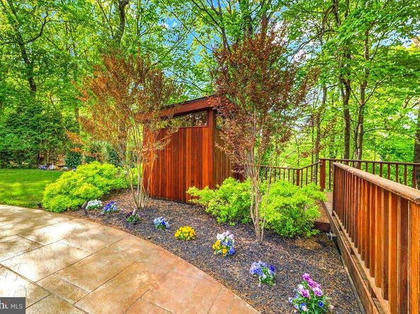 400 Highview Drive, Wayne PA 19087