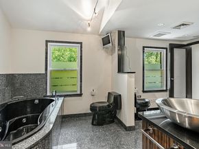 400 Highview Drive, Wayne PA 19087