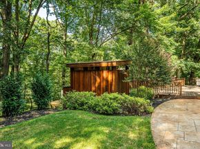 400 Highview Drive, Wayne PA 19087
