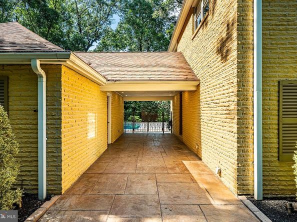 400 Highview Drive, Wayne PA 19087
