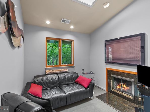5211 Macarthur Terrace NW, Washington DC 20016