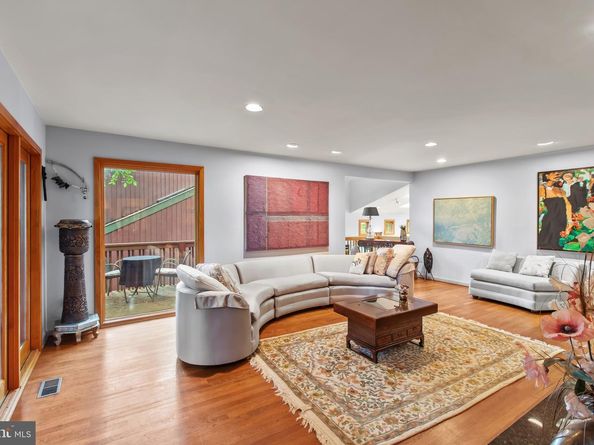 5211 Macarthur Terrace NW, Washington DC 20016