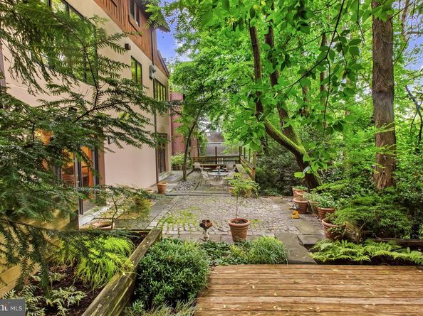 5211 Macarthur Terrace NW, Washington DC 20016