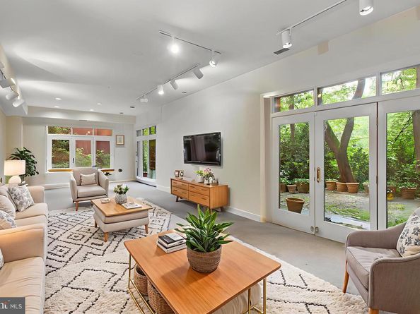 5211 Macarthur Terrace NW, Washington DC 20016