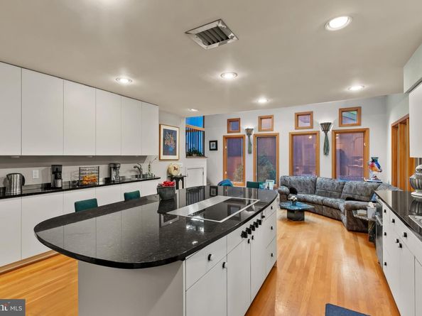 5211 Macarthur Terrace NW, Washington DC 20016