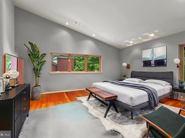 5211 Macarthur Terrace NW, Washington DC 20016