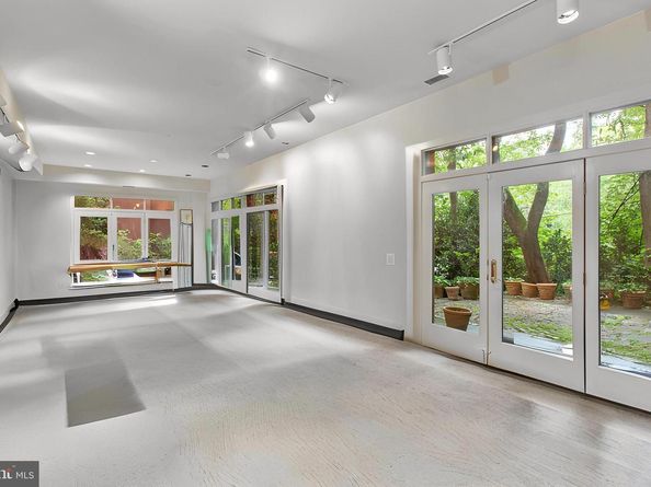 5211 Macarthur Terrace NW, Washington DC 20016