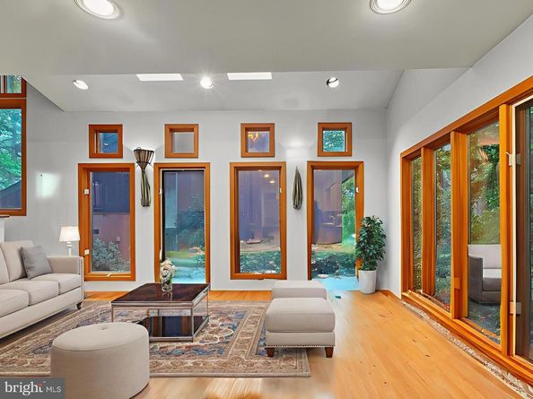 5211 Macarthur Terrace NW, Washington DC 20016