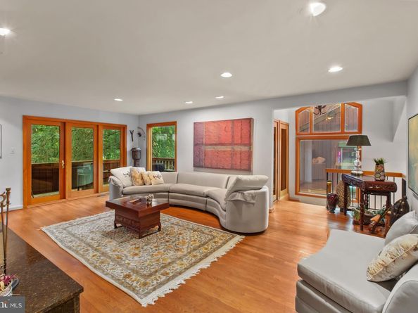 5211 Macarthur Terrace NW, Washington DC 20016