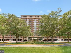 1300 Army Navy Drive S 227, Arlington VA 22202