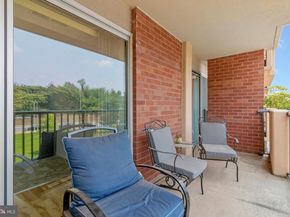 1300 Army Navy Drive S 227, Arlington VA 22202