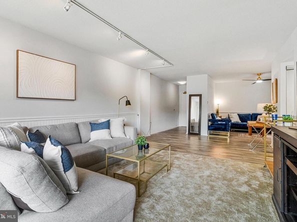 1300 Army Navy Drive S 227, Arlington VA 22202