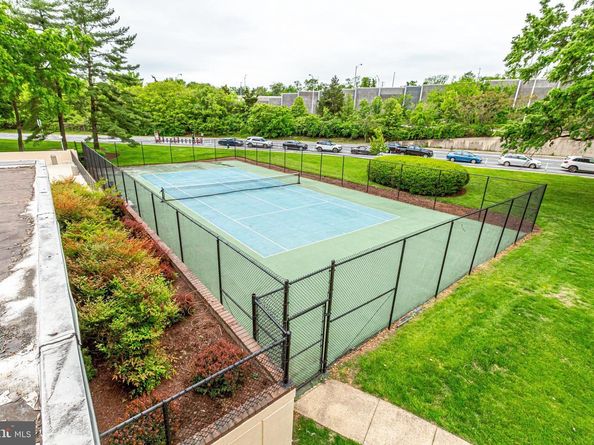 1300 Army Navy Drive S 227, Arlington VA 22202