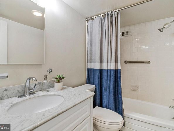 1300 Army Navy Drive S 227, Arlington VA 22202