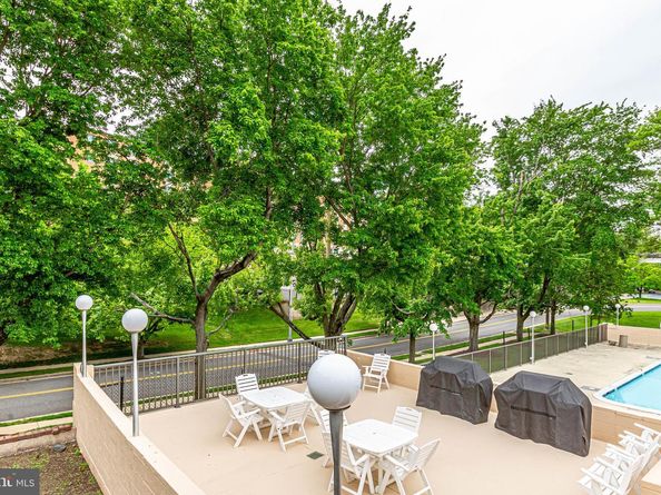 1300 Army Navy Drive S 227, Arlington VA 22202