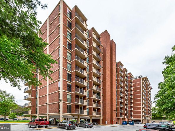 1300 Army Navy Drive S 227, Arlington VA 22202