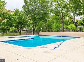 1300 Army Navy Drive S 227, Arlington VA 22202