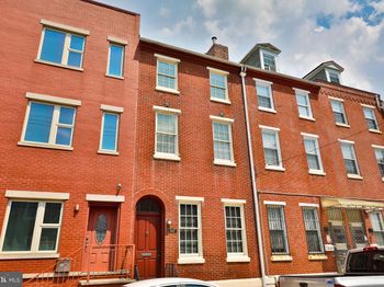 1127 Green Street