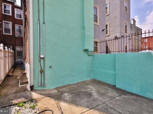 1127 Green Street, Philadelphia PA 19123