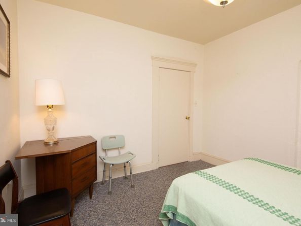 1127 Green Street, Philadelphia PA 19123