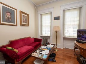 1127 Green Street, Philadelphia PA 19123