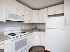 1127 Green Street, Philadelphia PA 19123