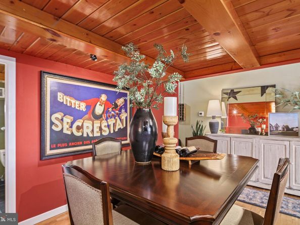 1027 Arch Street 307, Philadelphia PA 19107