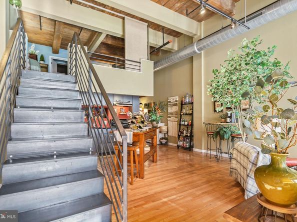 1027 Arch Street 307, Philadelphia PA 19107