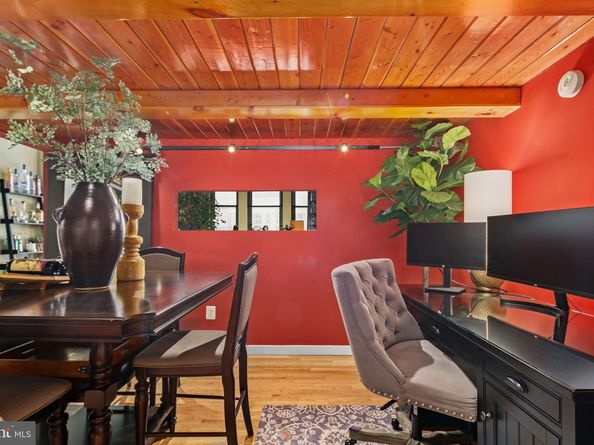 1027 Arch Street 307, Philadelphia PA 19107