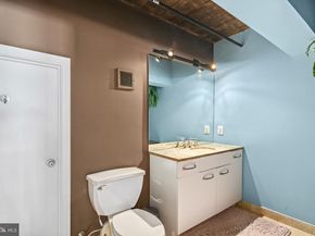 1027 Arch Street 307, Philadelphia PA 19107