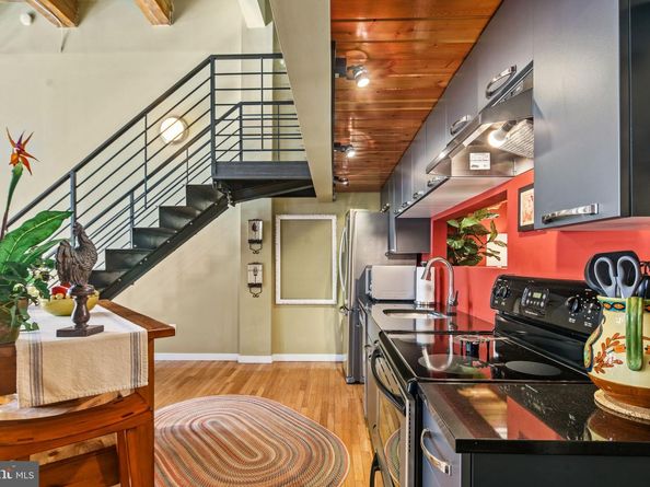 1027 Arch Street 307, Philadelphia PA 19107