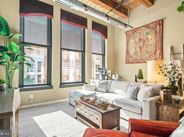 1027 Arch Street 307, Philadelphia PA 19107
