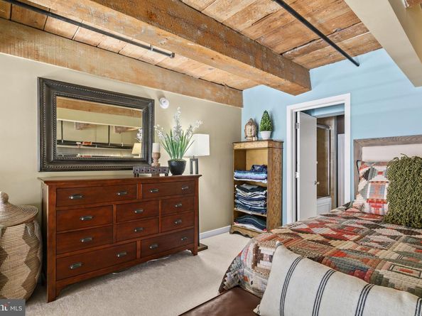 1027 Arch Street 307, Philadelphia PA 19107