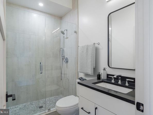 256 15TH Street SE 8, Washington DC 20003