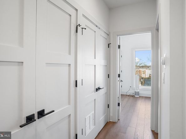 256 15TH Street SE 8, Washington DC 20003