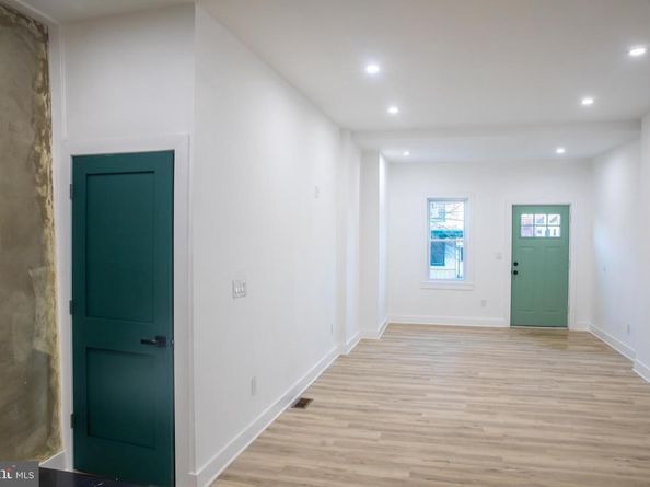 55 W Seymour Street, Philadelphia PA 19144