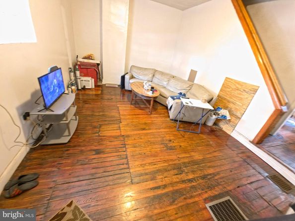 3942 Arcadia Street, Philadelphia PA 19124