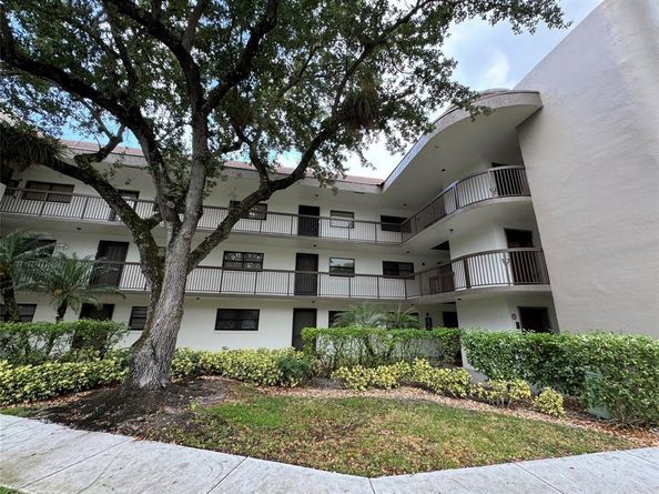 7653 NW 79 Avenue 110, Tamarac FL 33321