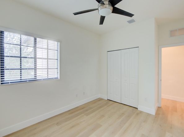 4220 N Dixie Hwy 75, Oakland Park FL 33334