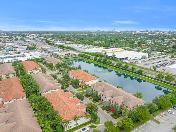 4220 N Dixie Hwy 75, Oakland Park FL 33334