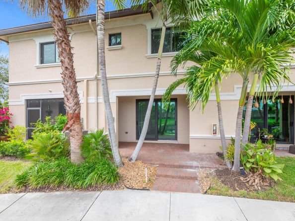 4220 N Dixie Hwy 75, Oakland Park FL 33334