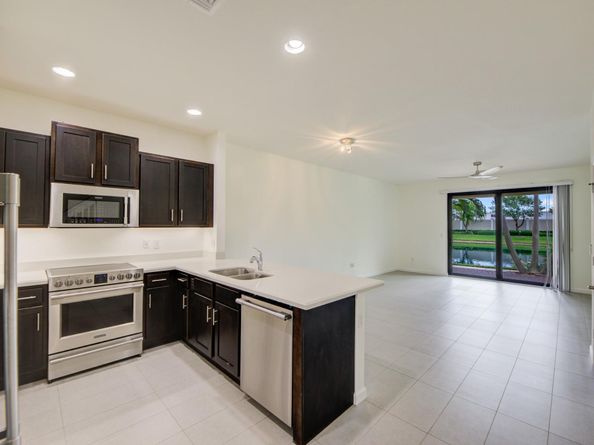 4220 N Dixie Hwy 75, Oakland Park FL 33334