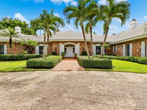58 Country Road S, Village Of Golf FL 33436