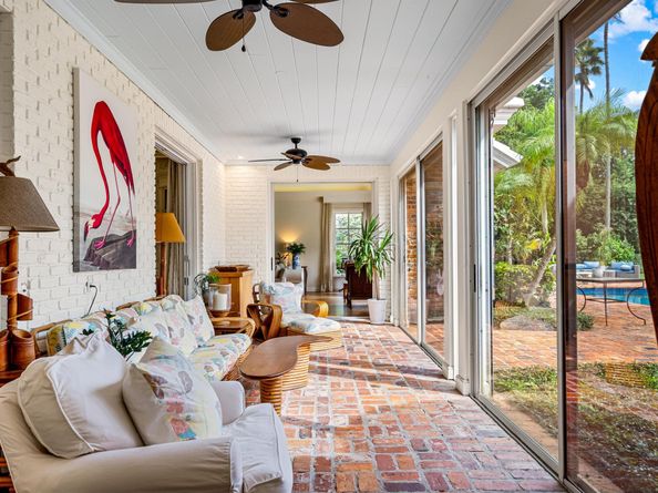 58 Country Road S, Village Of Golf FL 33436