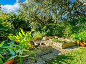 58 Country Road S, Village Of Golf FL 33436