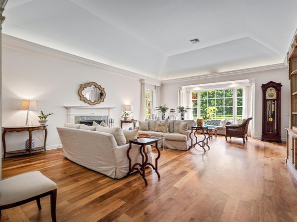 58 Country Road S, Village Of Golf FL 33436