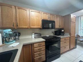 5609 Coral Lake 109, Margate FL 33063